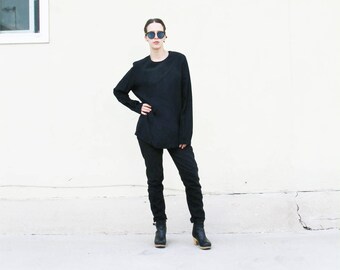 Long sleeved black silk blouse. M