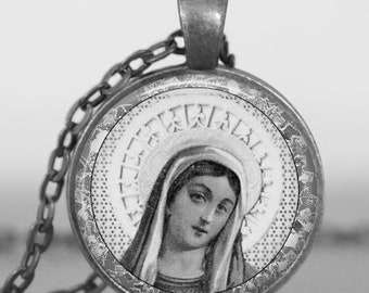 Virgin Mary Collage Sheet: 1 Inch Round Images (Digital Download)