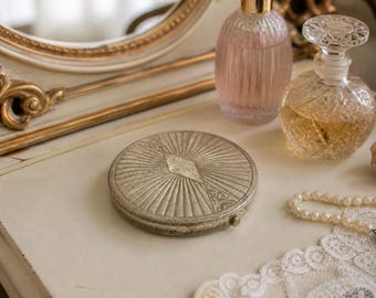 Art Deco Vintage Compact Rex Fifth Avenue | 1950s Sunburst Floral Powder Box | Folding Vanity Mirror | Gold Tone Interior