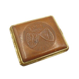 Raro portasigarette rivestito in pelle tedesca con stampa goffrata Vintage Essen Cigarette Box Tobacciana da collezione
