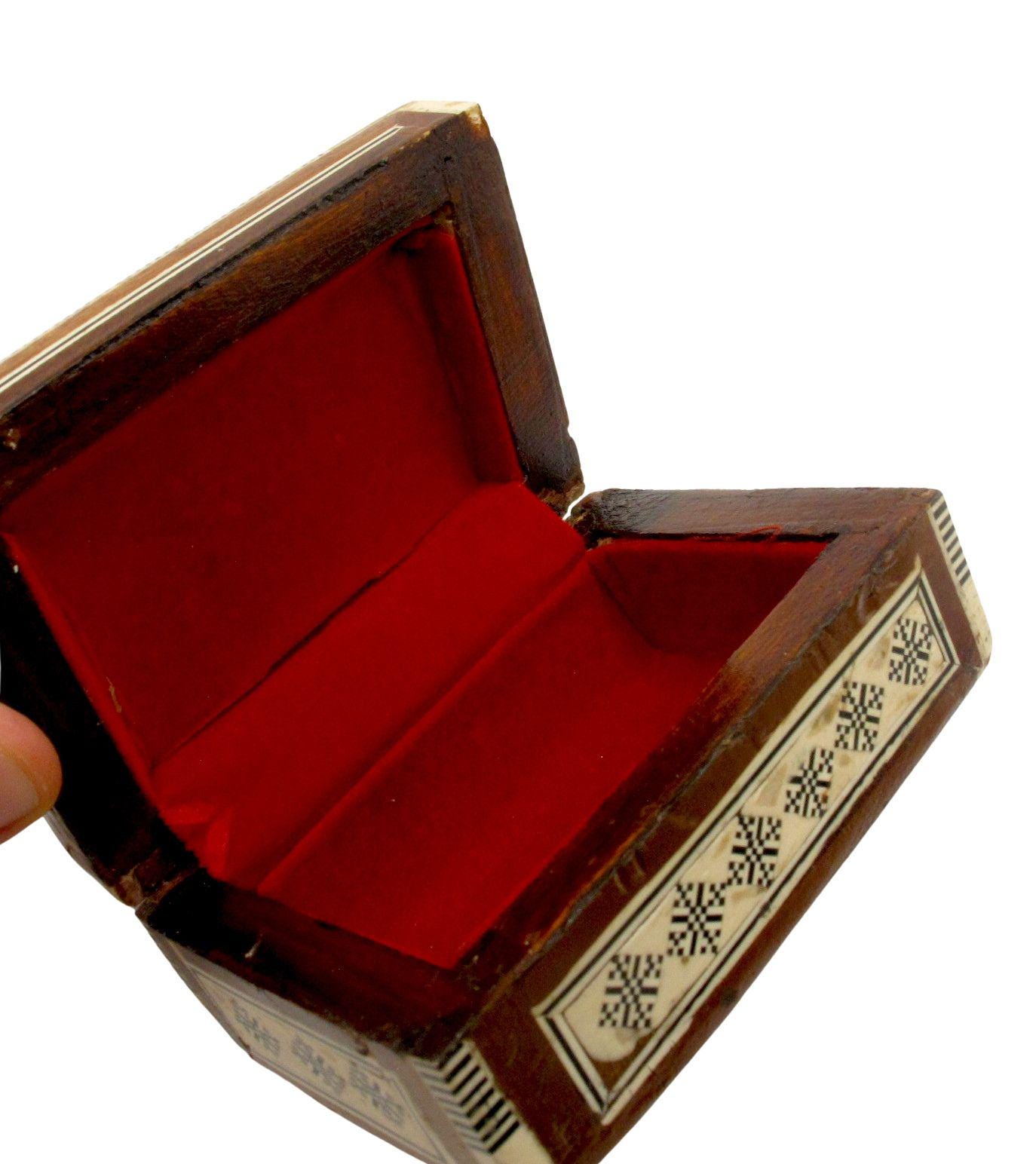 ヴィンテージの寄木細工のジュエリーボックス：マザーオブパールの象嵌