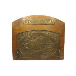 Placa de madera de latón vintage para colgar en la pared, grande, danesa, de 0,8 kg, con paisaje de pueblo holandés, para colgar cartas de periódico Couranten