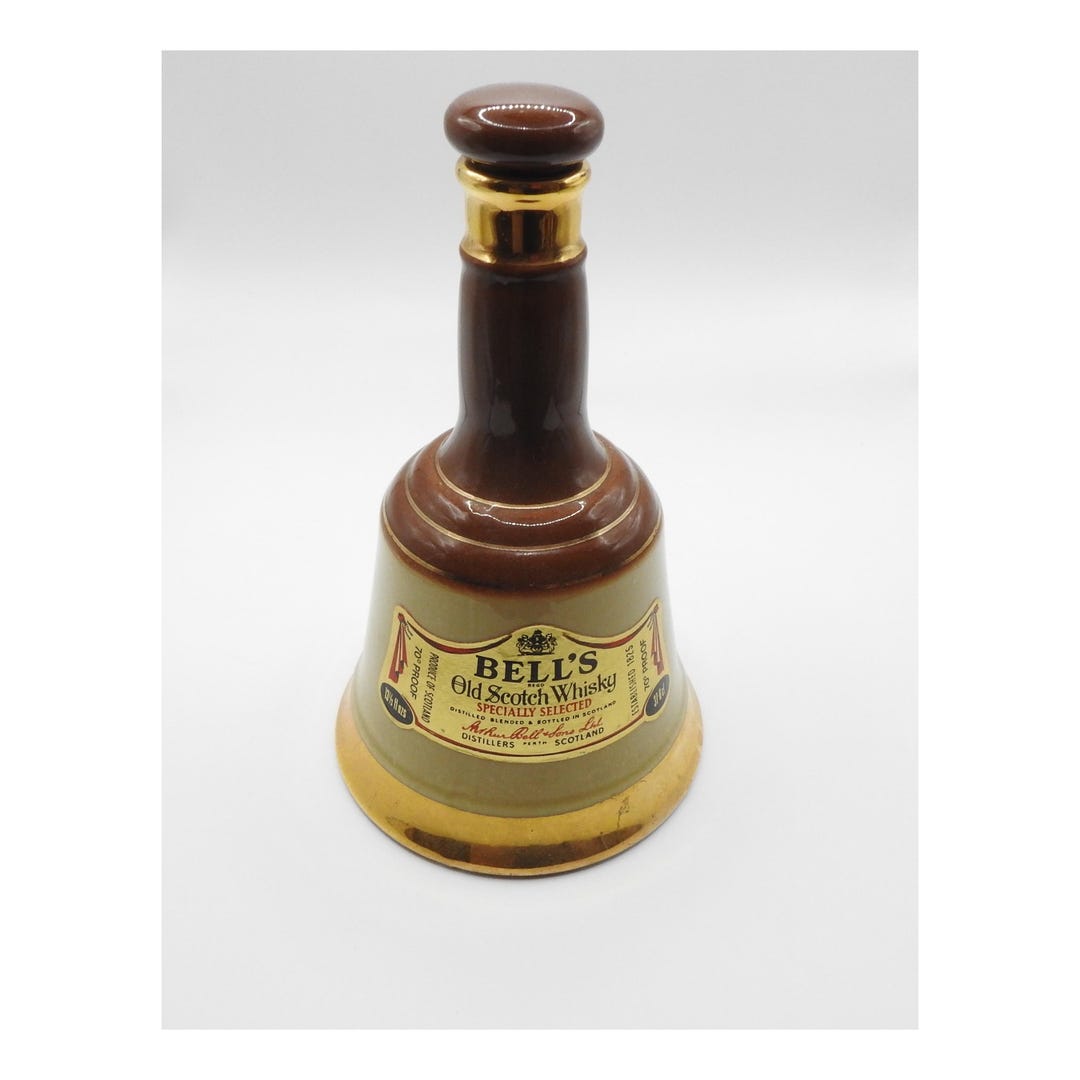 Bell's Old Scotch Whiskey Decanter Vintage Bottle Wade of Scotland ...