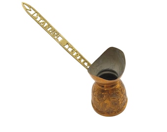 Cafetera turca vintage de cobre Cezve, Estambul, Turquía