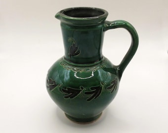 pichet vintage en céramique émaillée verte des années 1940, poterie folklorique en terre cuite tournée à la main des années 1940