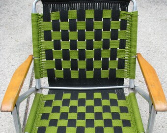 CHOOSE Vintage Folding Aluminum Macrame Black & Green Checkerboard Lawn Patio Chair