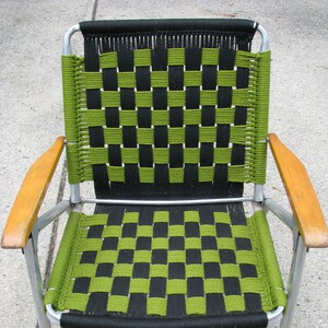 CHOOSE Vintage Folding Aluminum Macrame Black & Green Checkerboard Lawn Patio Chair