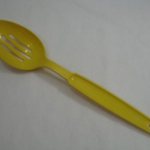 Vintage Ekco Plastic Nylon Slotted Serving Spoon Bright Yellow