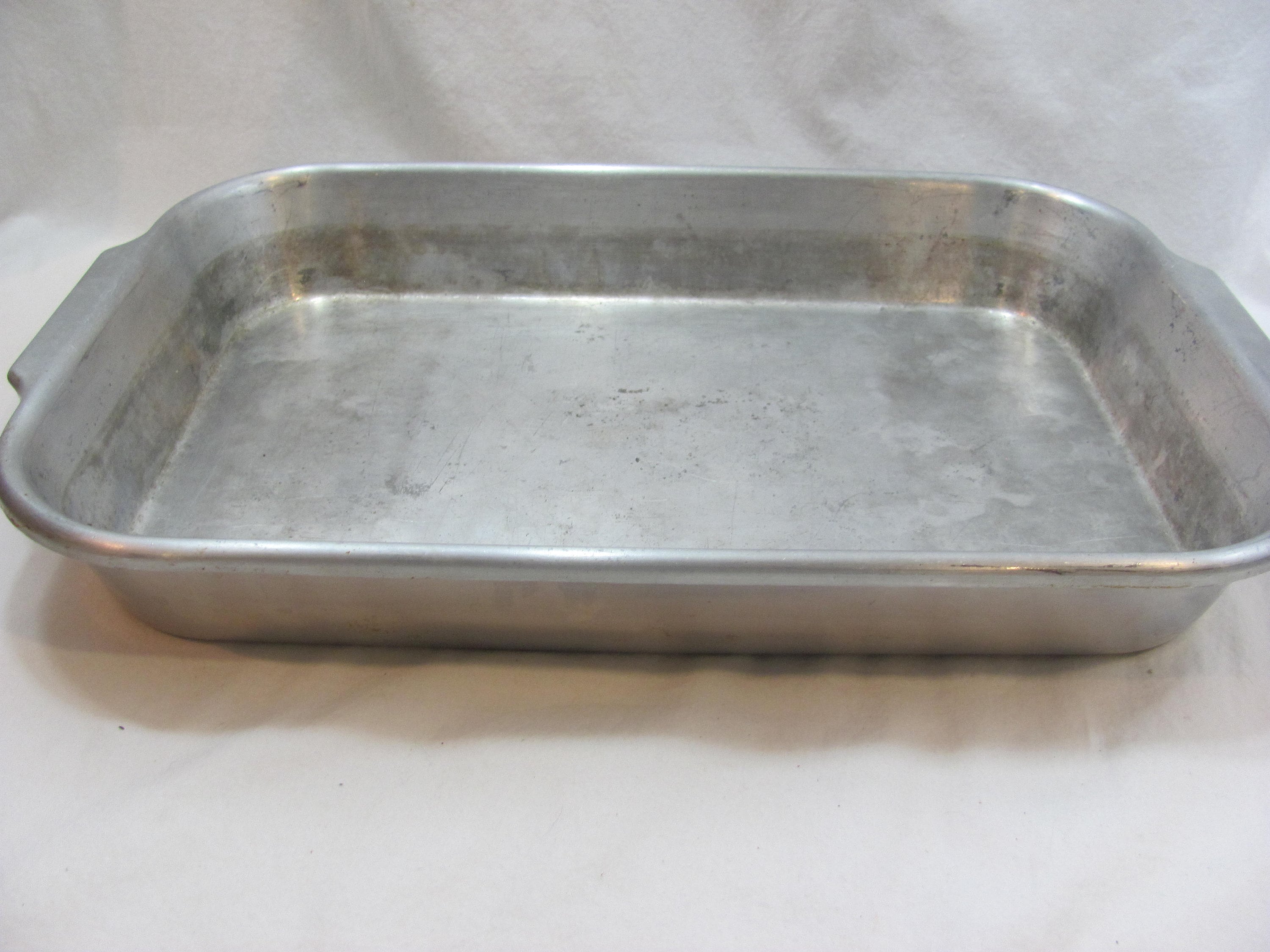 Vintage Rema Approximately 12 3/4 Round Vented Aluminum Bakeware Pizza Pan