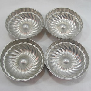 4 Vintage Mini Aluminum Bundt Cake Pan Fluted Jello Mold 3 3/4&quot;