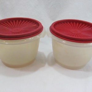 2 Vintage Tupperware Servalier 20 Oz Bowls Clear Red Seals 886