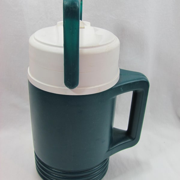 Vintage Igloo Legend Double Handle Plastic Water Jug Cooler Flip Spout Pitcher 1/2 Gallon