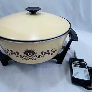 Vintage West Bend Country Kettle Electric Buffet Pot with Fry Basket
