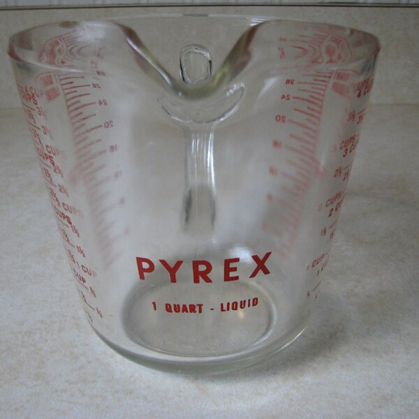 Vintage Pyrex 4 cup Measuring Cup