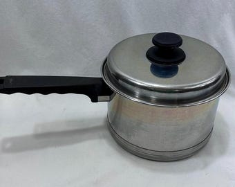 Cacerola Vintage Lifetime de acero inoxidable 18/8 de 2 3/4 cuartos con tapa.