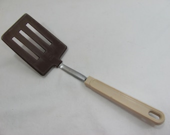 Vintage Ekco Slotted Spatula Utensil Heat Resistant Plastic Nylon Short Handle 10 3/4"