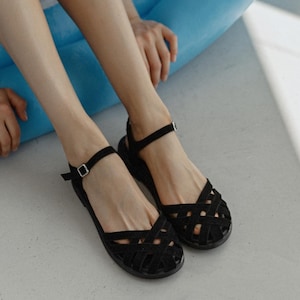 Fisherman Sandals For Women Closed Toe Black Summer Shoes Strappy Leather Sandals Wide fit Custom Handmade Sandals with Adjustable Strap
