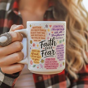 Kubek „Wiara ponad strachem”, chrześcijański werset biblijny, ceramiczny kubek z ręcznie rysowanym pismem świętym