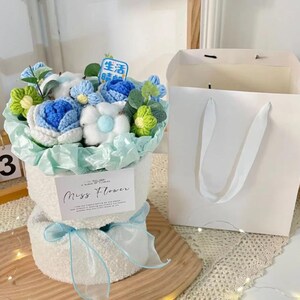 Gehäkelter Blumenstrauß - Handgefertigter gestrickter Rosenstrauß, ewiges Blumengeschenk für Geburtstag, Abschlussfeier, Muttertag