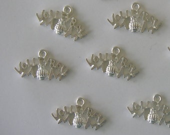 Volleyball, Mom, silver plated,  Lot of 24 charms, 20mmx12mm   SPVM24