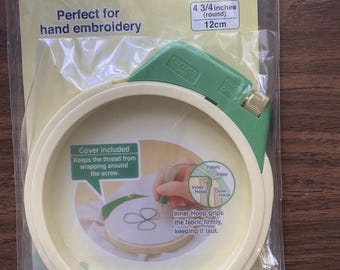 Clover Embroidery Hoop, 4 3/4” round, hoop screw, plastic #8813 NEW
