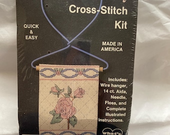 French Country Roses, Counted Cross Stitch Kit, Heart-shaped Wire, 1980s, #076013