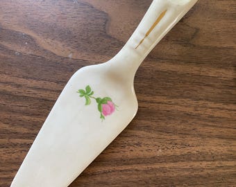 Ceramic Pie or Cake Server, 1950s, Pink Rose, Royal Gadroon, 9.25” long