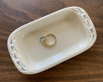 Longaberger, Ring Dish or Olive/Butter dish Woven Traditions, Ivory & Blue, 5 1/4” long