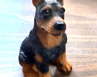 Doberman Pinscher, Realistic Figure, 1990s Resin