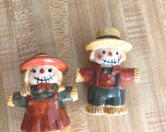 Scarecrow Salt & Pepper Shakers, Cracker Barrel, Autumn Decor, 3 1/2” tall