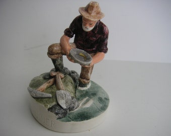 Sebastian Miniatures, Men who made America Series, Forty Niner, panning for gold, SML392, COPR 1981 PW Baston Jr