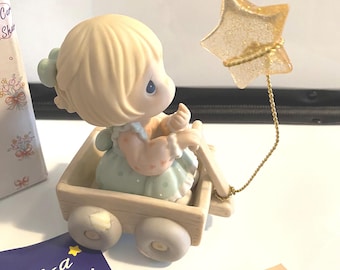 Precious Moments, World of Peace, Membership Figurine, 1999, C0019, original box