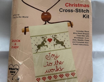Christmas, Counted Cross Stitch Kit, Heart-shaped Wire, 1980s, #073110