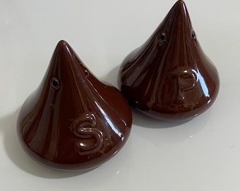 Salt & Pepper Shakers, Hershey Chocolate Kisses, 1990s souvenir