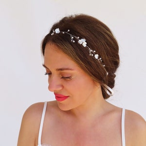 Plata Nupcial Diadema Flor Perla Boda Cabello Vid Floral Nupcial Tocado Delicado Accesorios para el cabello de la boda Delicada pieza de cabello Blanco imagen 2