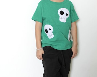 Skulls Can be Cute! - Kelly Green Kids T-Shirt – Boys or Girls