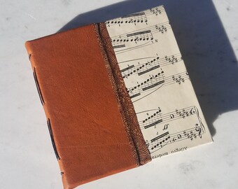 5.5x5.5 diario di carta di carta di spartiti vintage in pelle marrone, diario di lunga data a copertina rigida, diario di pagine fatte a mano, libro bianco rilegato a mano