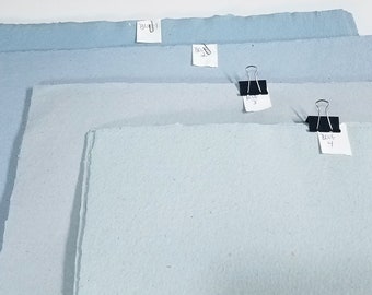 1 foglio - Carta pesante tono blu - Fibre miste - Dente grossolano - Spremitura a freddo - OVERSTOCK!
