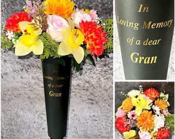 Flores artificiales conmemorativas hechas a mano, mezcla rosa, temática primaveral / Arreglo para tumba, jarrón de flauta para cementerio, ramo de flores en memoria de un ser querido.