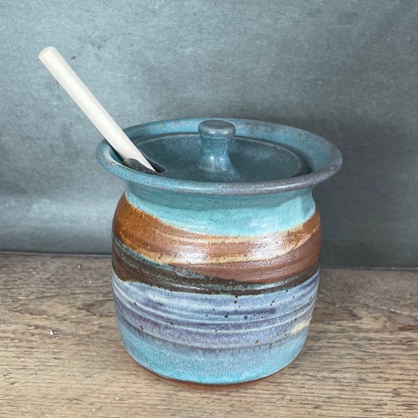 Honey pot with wooden dipper Columbia design