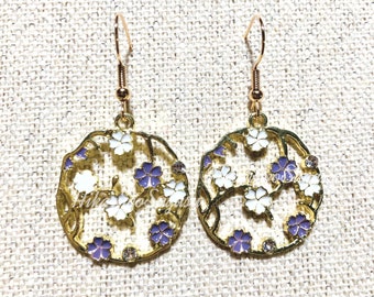 Lavendel und Weiße Kirschblüten Ohrringe