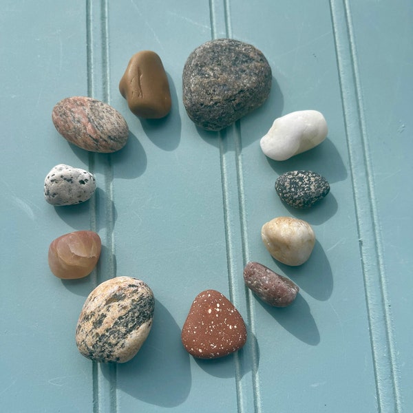 Nature Made Natural Rock Collection - Starter Set of 11  Natural Lake Stones C1