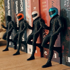 Decoración de estantería para novios con libros en 3D de motociclistas lectores: COLOR DE CASCO PERSONALIZADO