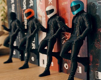 Decorazione per scaffale con libro 3D da motociclista che legge: COLORE CASCO PERSONALIZZATO