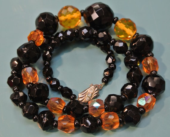 Lovely vintage 1940s grinded faceted black and tr… - image 3