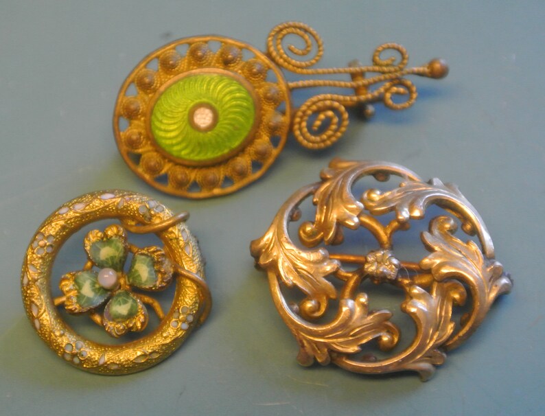 Lot of 3 small old antique SWEDISH early 1900s handmade brass brooches with lovely flower leafe motives
