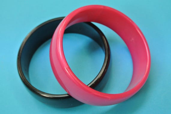 Lot of 2 vintage 1980s unused pink and black plas… - image 2