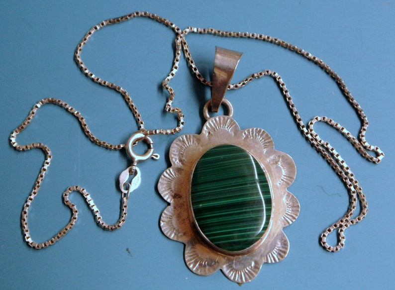 Vintage 1990s stamped 925 Mexico silver oval pendant
