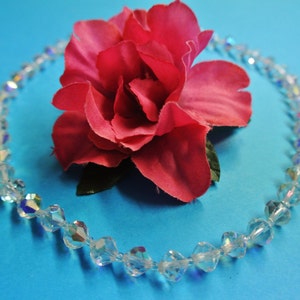 Wonderful vintage 1970s necklace of faceted sparkling AB (aurore borealis) chrystal beads with silvercolor box lock