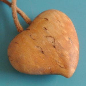 Retro vintage 1960s swedish handcrafted light brownMasur birch wood heart pendant with leather band